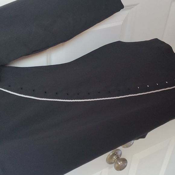 Nike Athletic Top With Hood and Quarter Length Sleeves in Size Small EUC - Picture 4 of 14